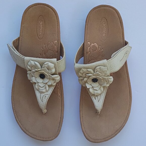 Aetrex Emily Rose Flower Leather Sandal Off-White Slip on Comfort Flip Flops 9 - Picture 1 of 5